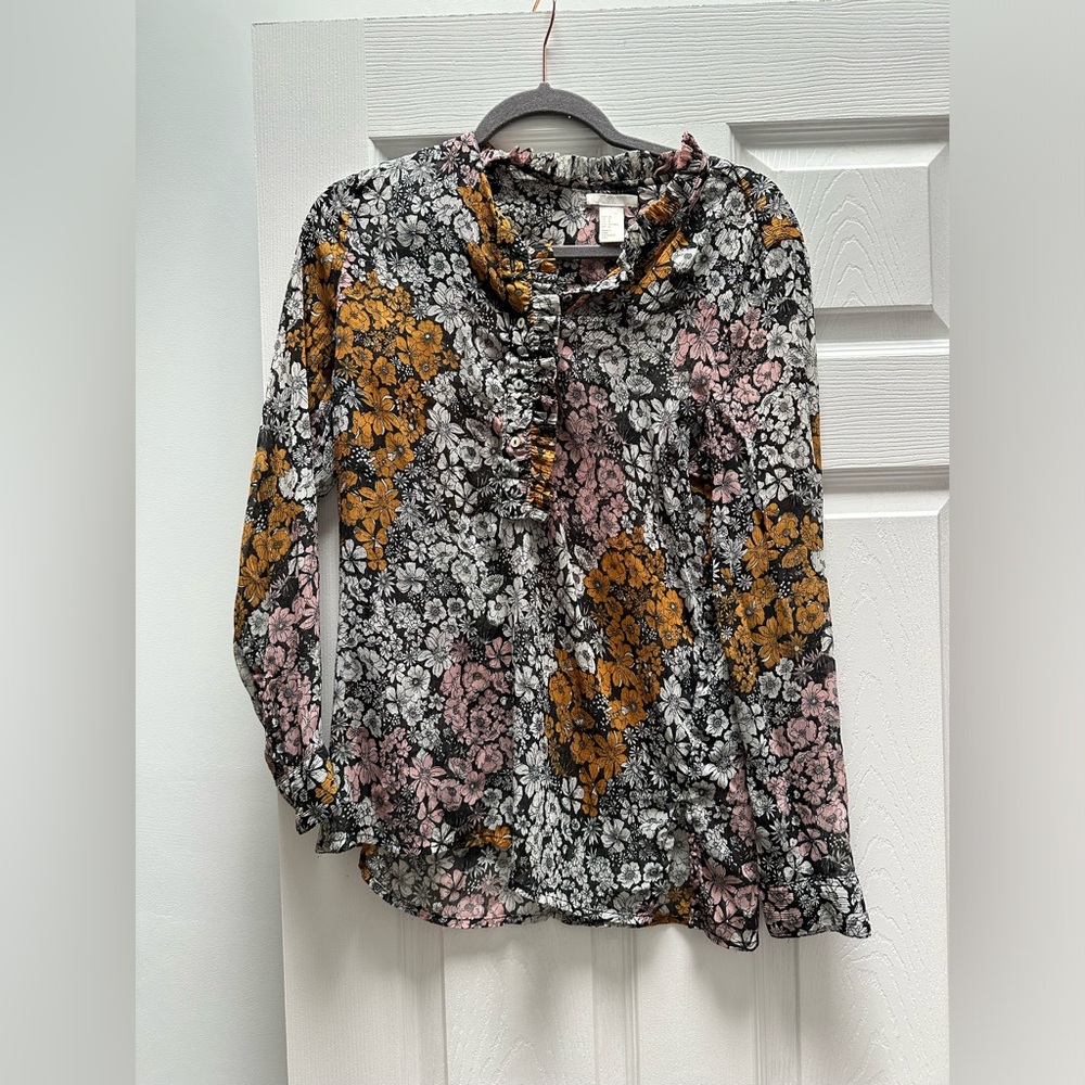 HM blouse size small